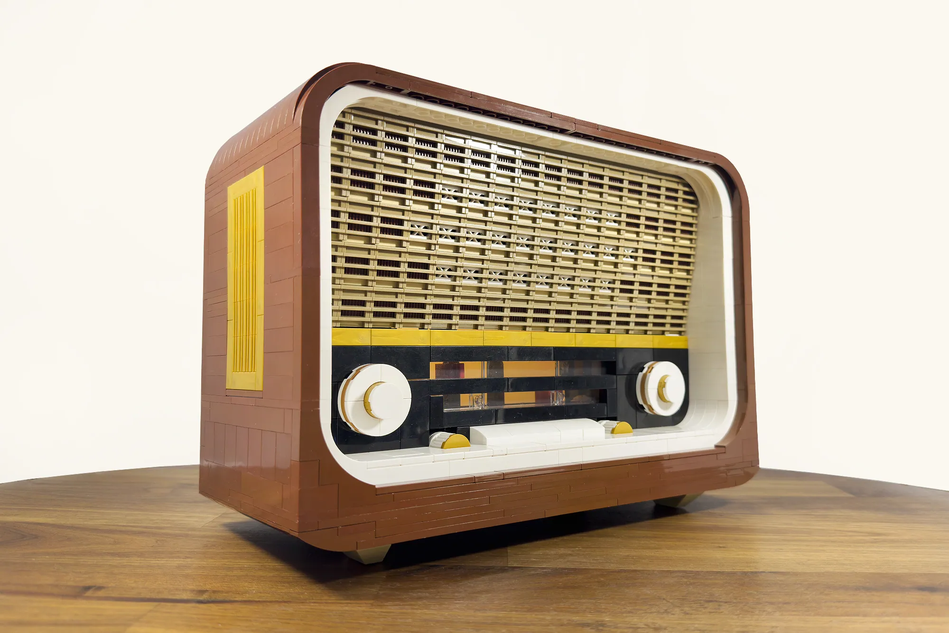 LEGO Ideas Vintage Radio 3