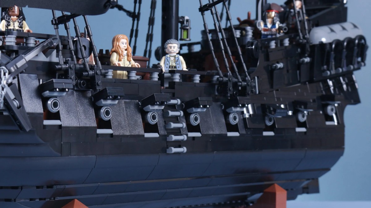 LEGO Black Pearl's coolest feature took the longest to design