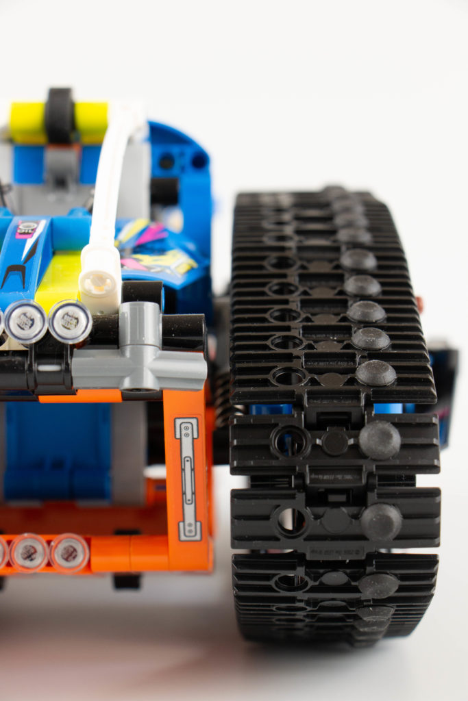 LEGO Technic 42140 App Controlled Transformation Vehicle review 15