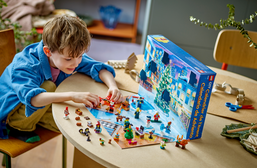 60381 lego city advent calendar 2023 2 1024x672