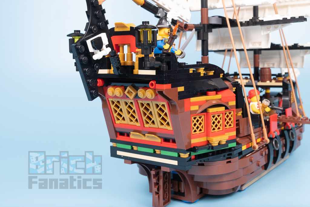 LEGO Creator 31109 Pirate Ship 14