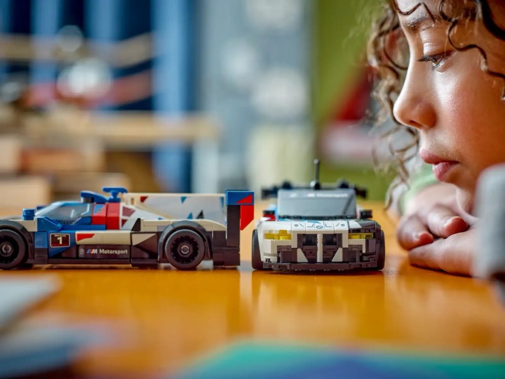 LEGO Speed Champions 76922 BMW M4 GT3 BMW M Hybrid V8 Race Cars Lifestyle 2 1024x768