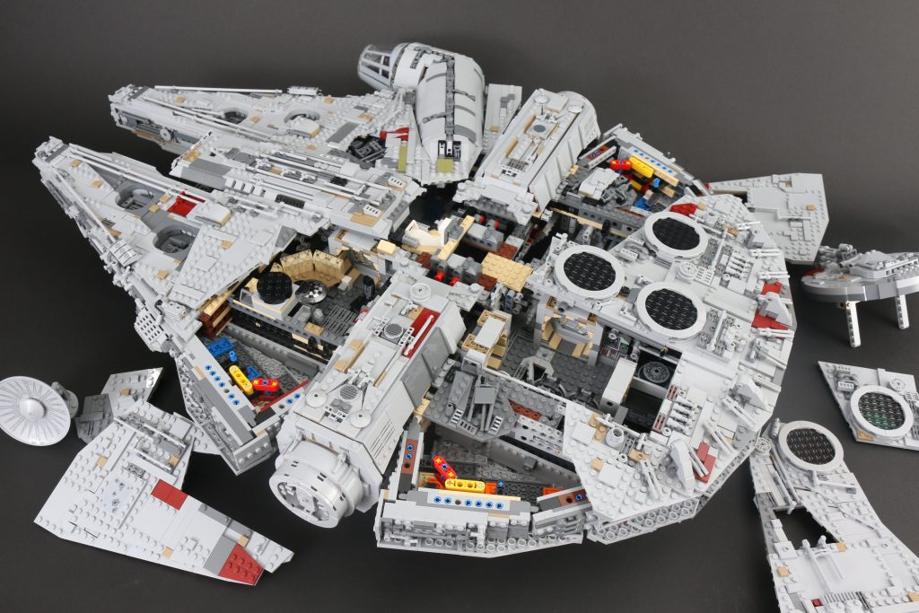 LEGO Star Wars 75192 UCS Ultimate Collectors Series Millennium Falcon review 7 1024x683