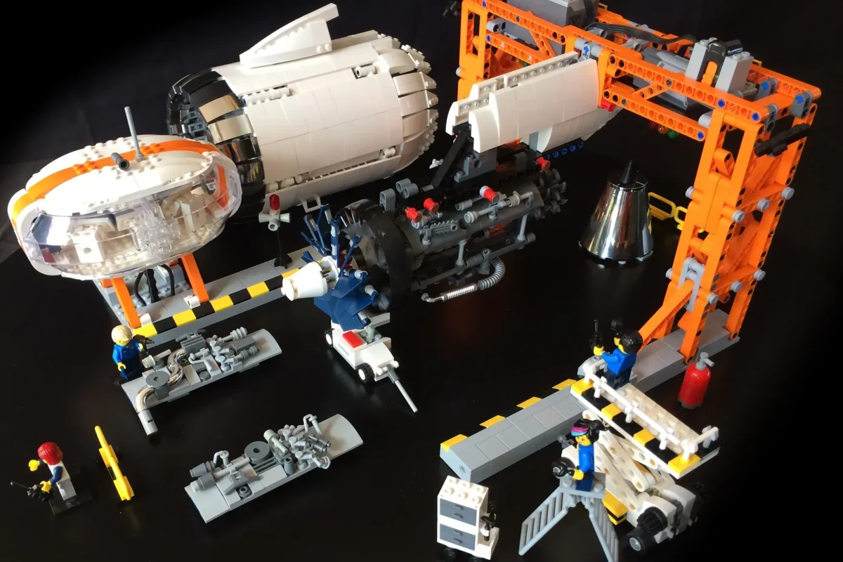 LEGO Ideas aircraft engine workshop 2 1200x800