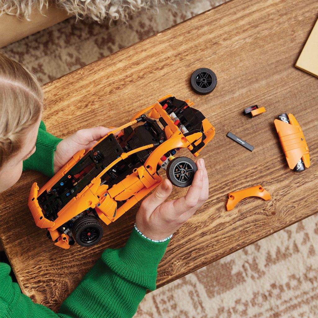 LEGO Technic 42196 Lamborghini Huracan Tecnica Orange 1 1024x1024