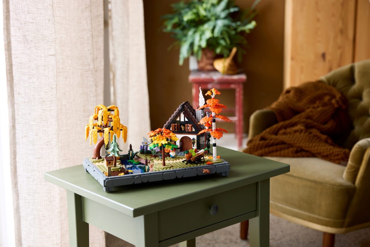 LEGO Icons 11372 Autumn Cottage Garden 9 1200x801
