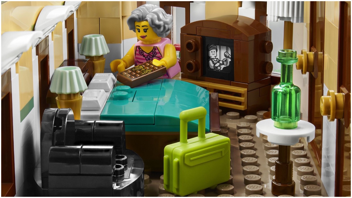 Five brilliant LEGO building techniques in 10297 Boutique Hotel