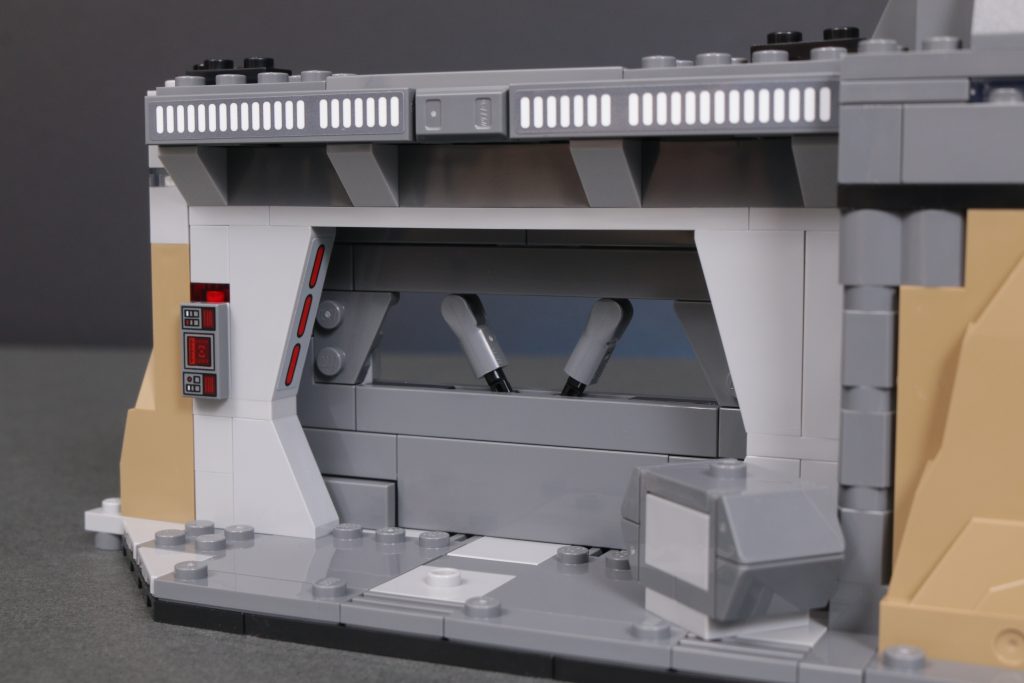 LEGO Star Wars 75386 Paz Vizsla and Moff Gideon Battle review 34 1024x683