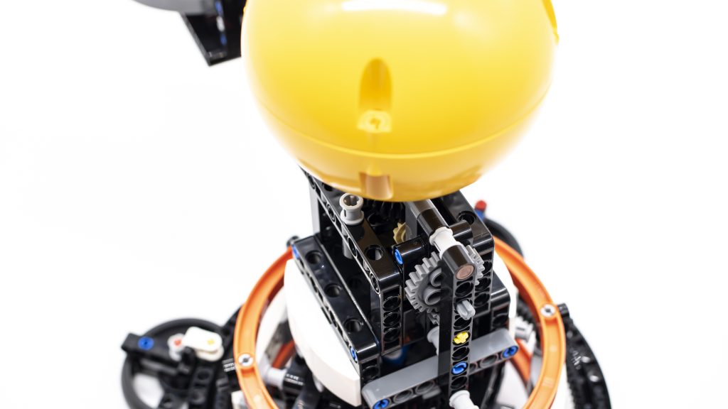 LEGO Technic 42179 Planet Earth and Moon in Orbit 19 1024x576