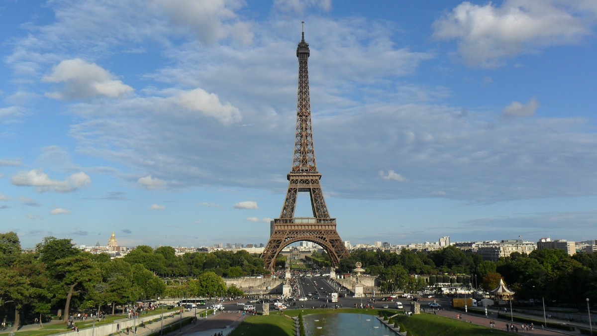 LEGO ICONS 10307 Eiffel Tower rumoured for Black Friday 2022