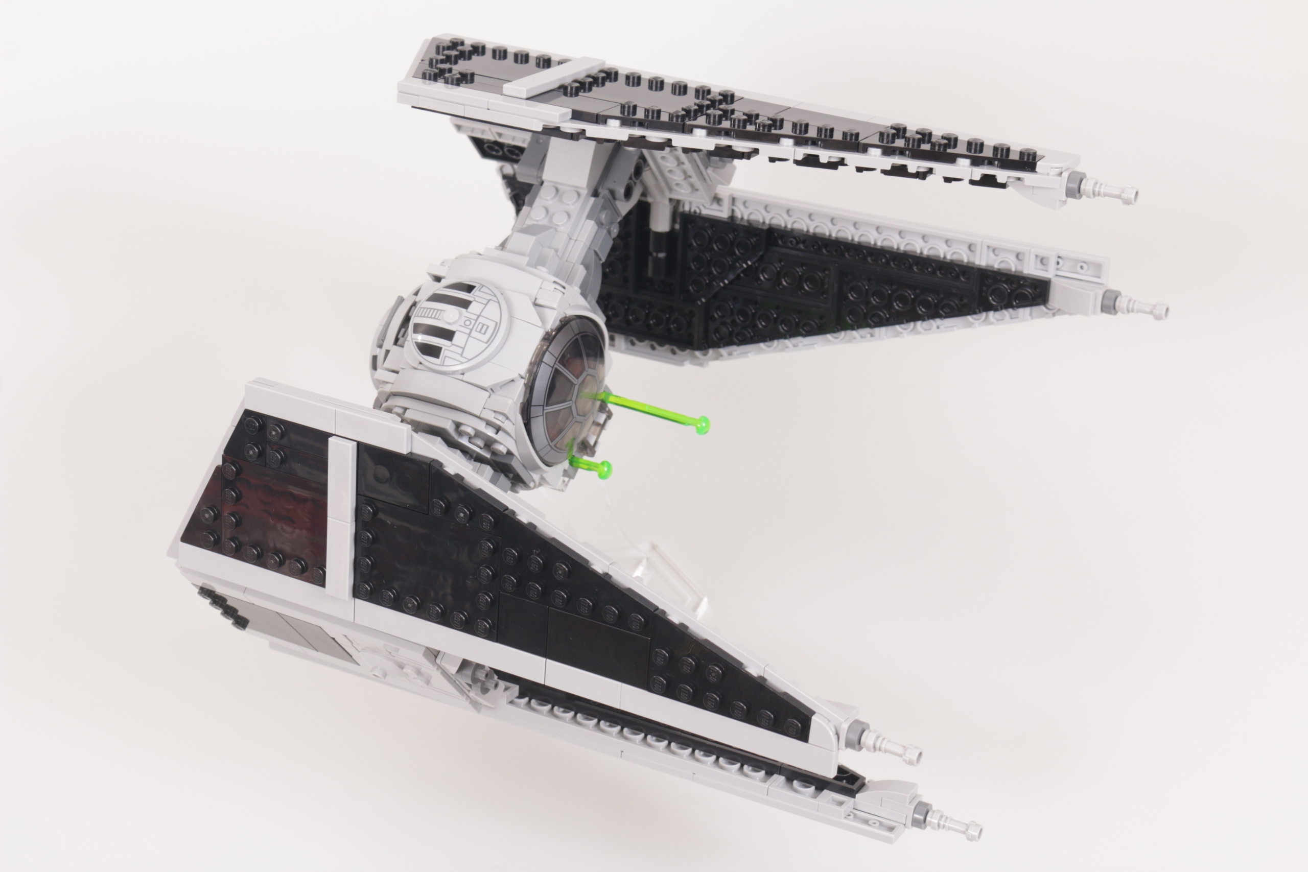 LEGO Star Wars 75348 Mandalorian Fang Fighter vs. TIE Interceptor review 17 scaled
