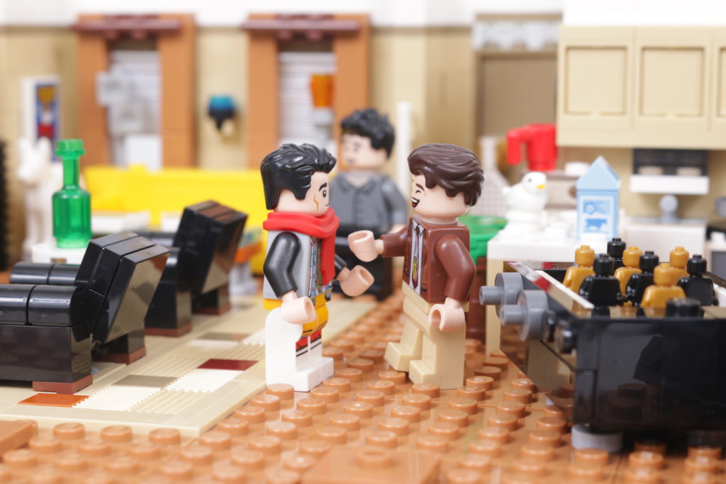 LEGO Creator Expert 10292 Friends Apartments review 28