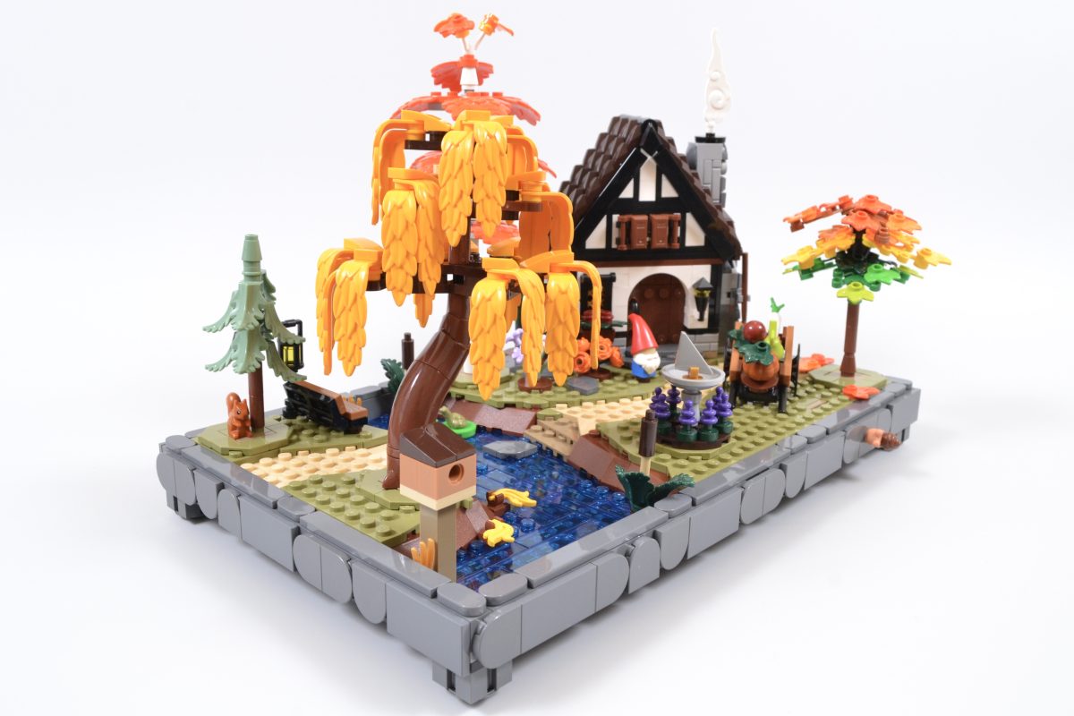 LEGO Icons 11372 Autumn Cottage Garden 5 1200x800