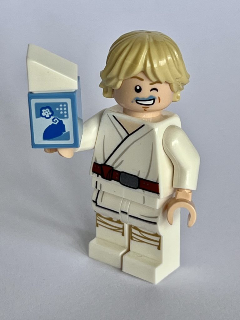 30625 Luke Skywalker with Blue Milk 6 768x1024