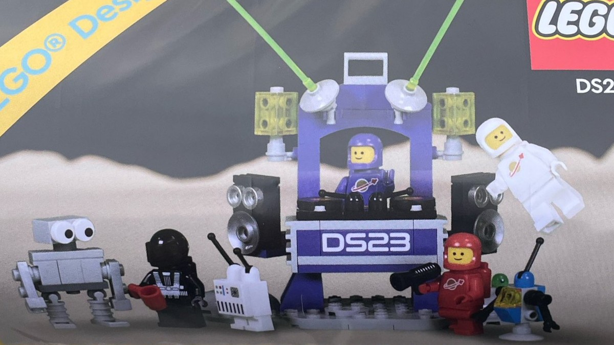 LEGO Design Seminar 2023's exclusive set features rare minifigure