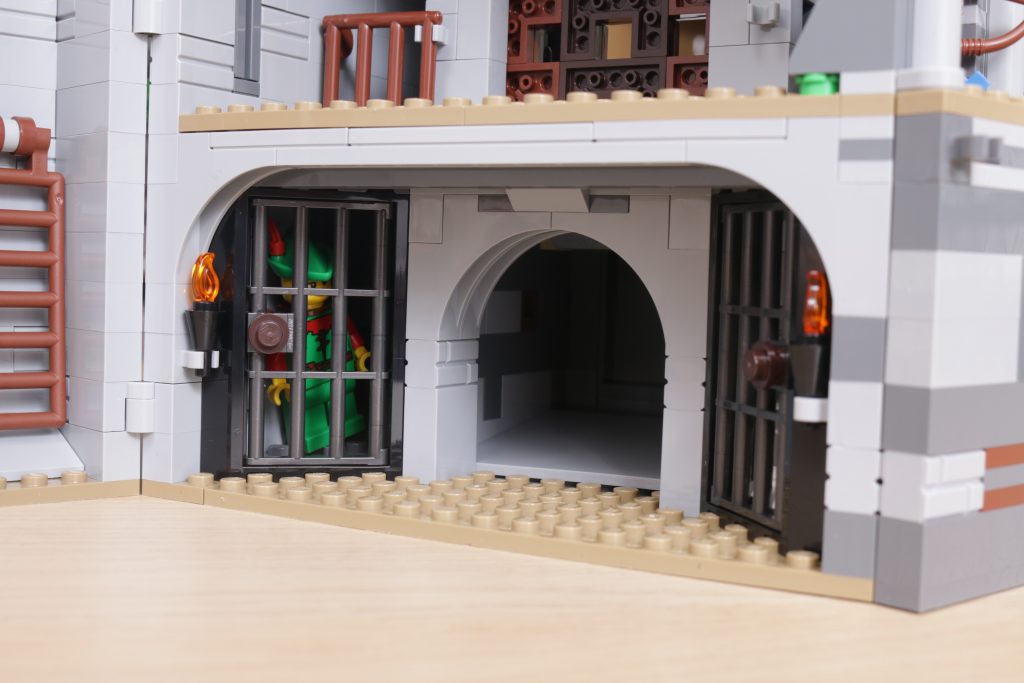 LEGO ICONS 10305 Lion Knights Castle review 38 1024x683