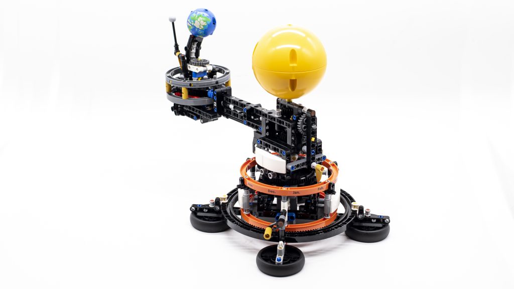LEGO Technic 42179 Planet Earth and Moon in Orbit 14 1024x576