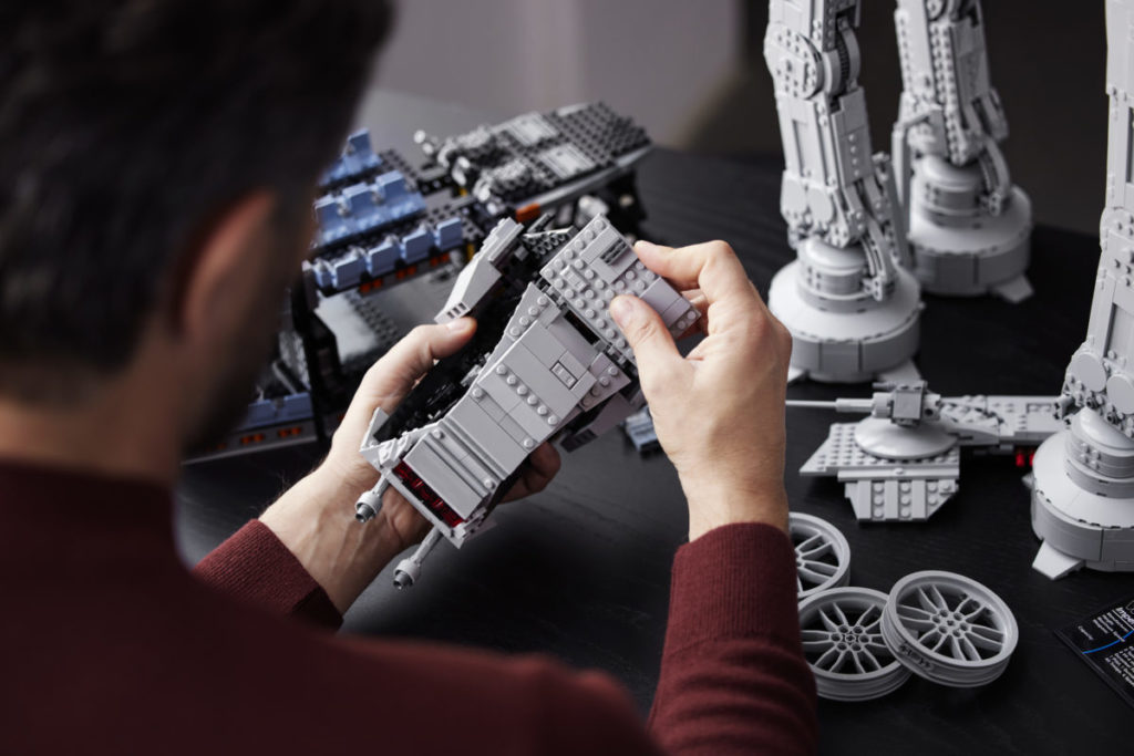 LEGO Star Wars 75313 AT AT 30 1024x683