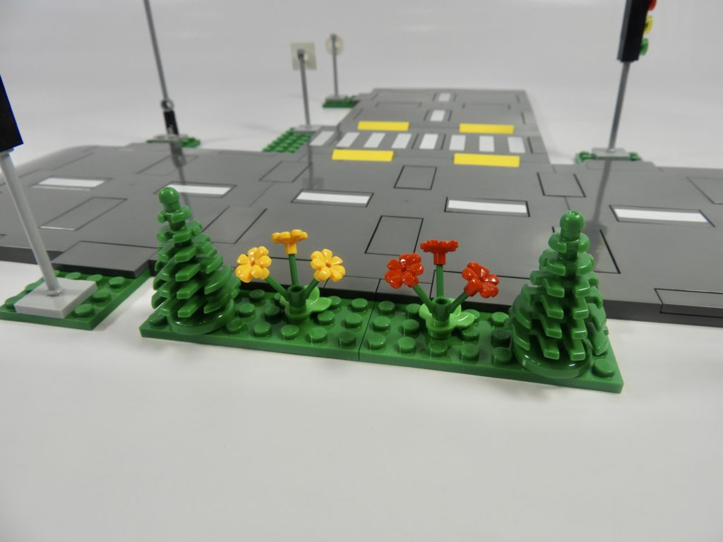 LEGO CITY 60304 Road Plates review 3