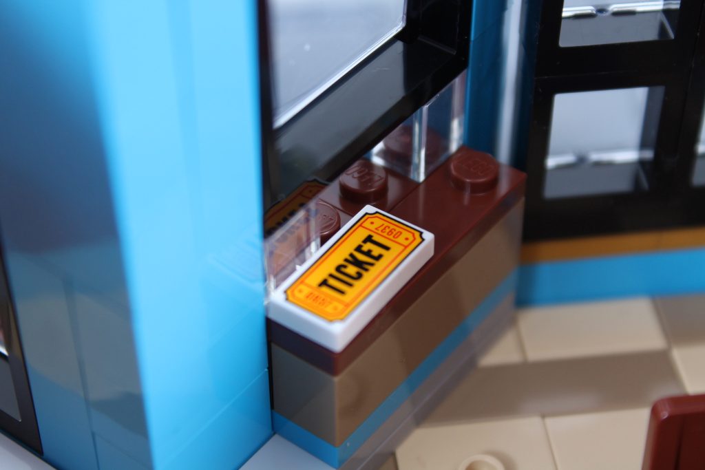 LEGO Icons 10312 Jazz Club review 42 1024x683
