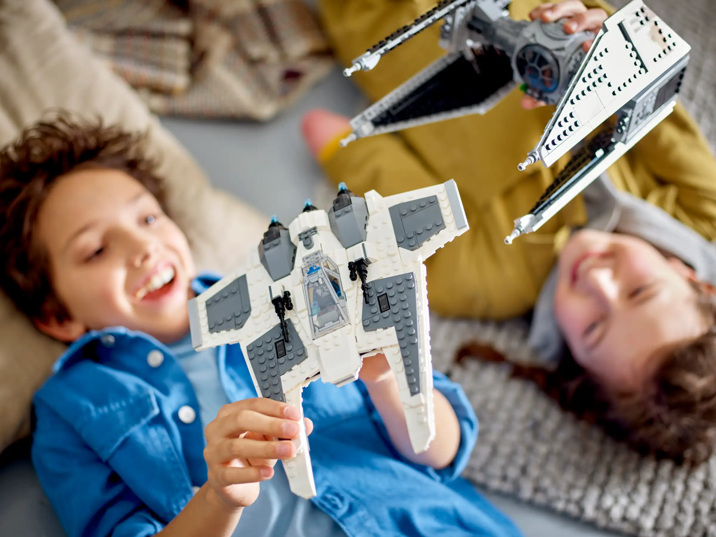 LEGO Star Wars 75348 Mandalorian Fang Fighter vs. TIE Interceptor 7