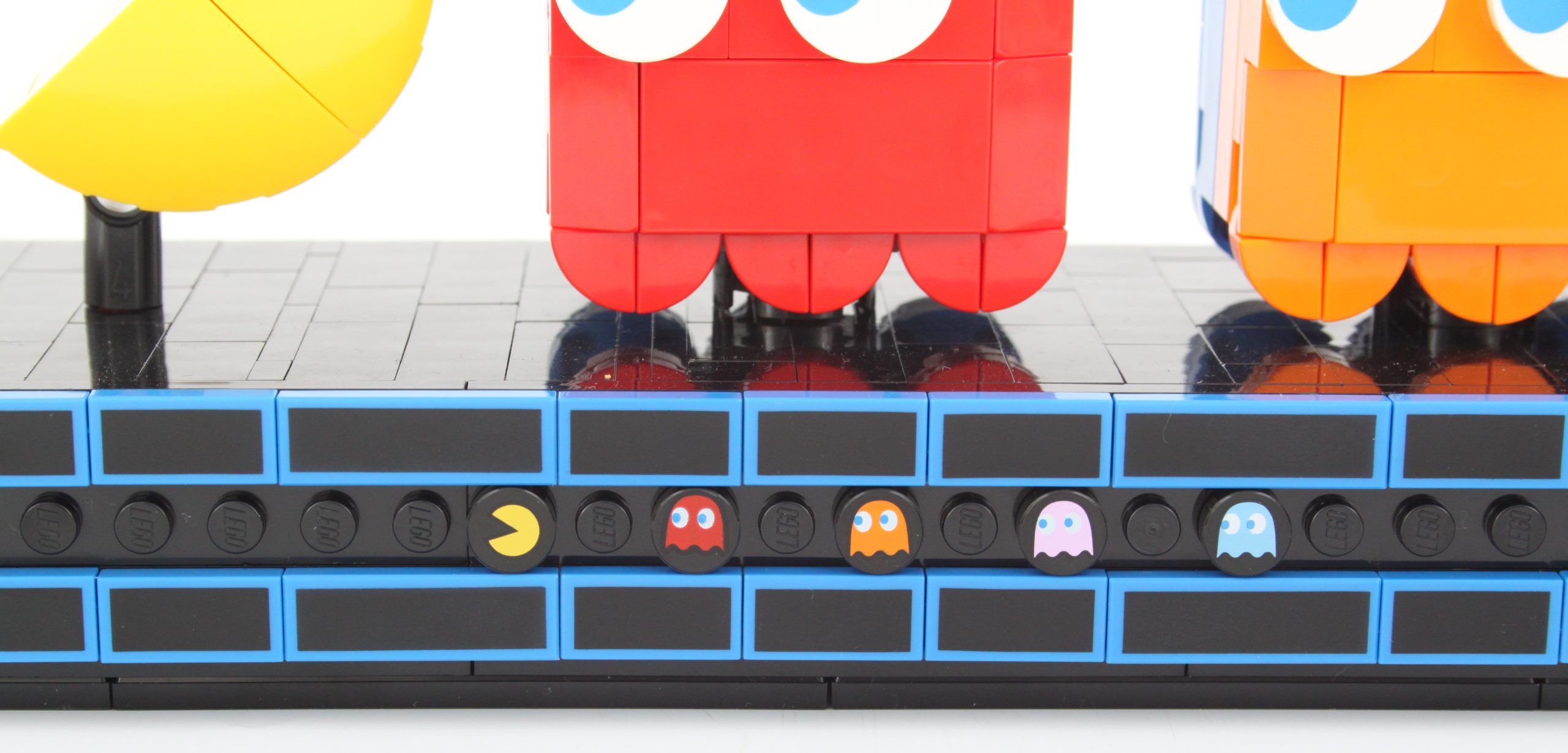 LEGO Icons 10323 PAC MAN Arcade review 49 scaled