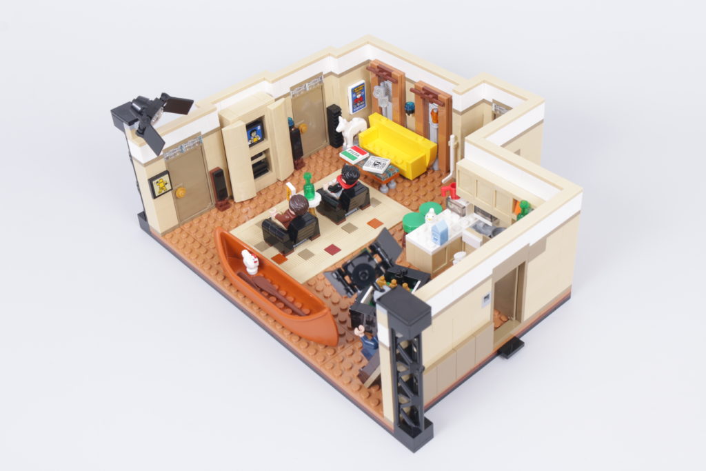 LEGO Creator Expert 10292 Friends Apartments review 12