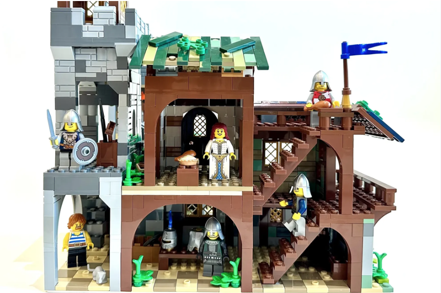 LEGO Ideas Medieval Inn by the Gatehouse 3