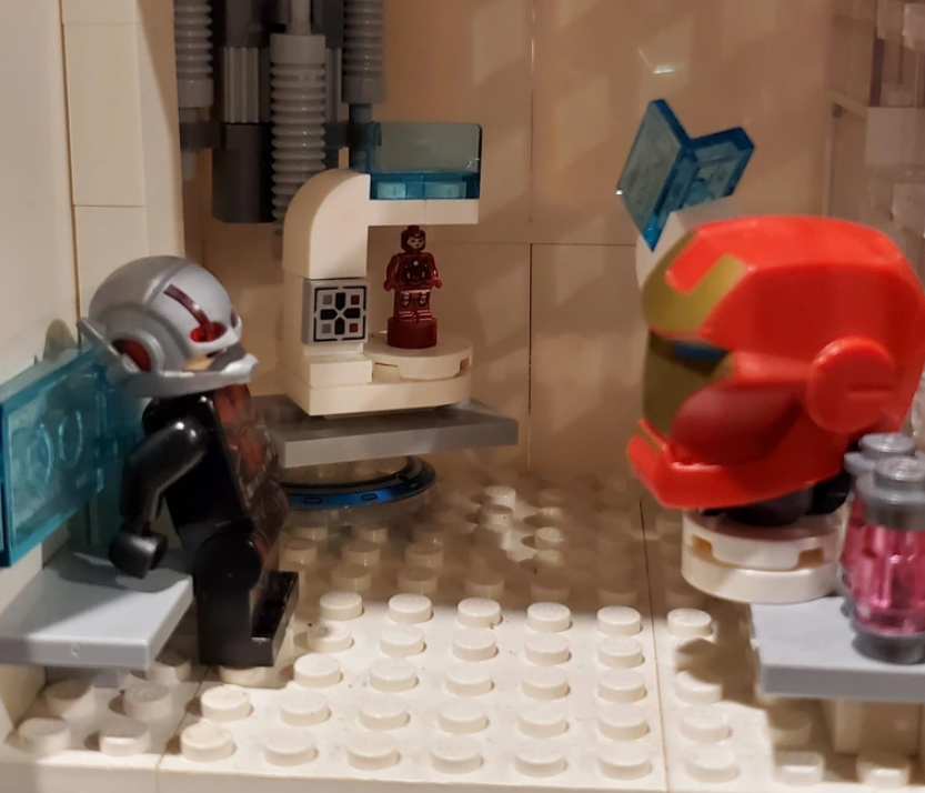 LEGO Marvel Iron man display build moc 6