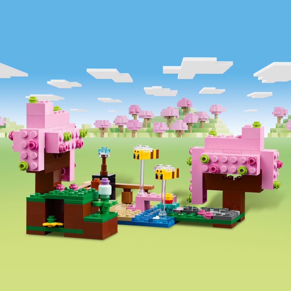 LEGO Minecraft 21260 The Cherry Blossom Garden 2