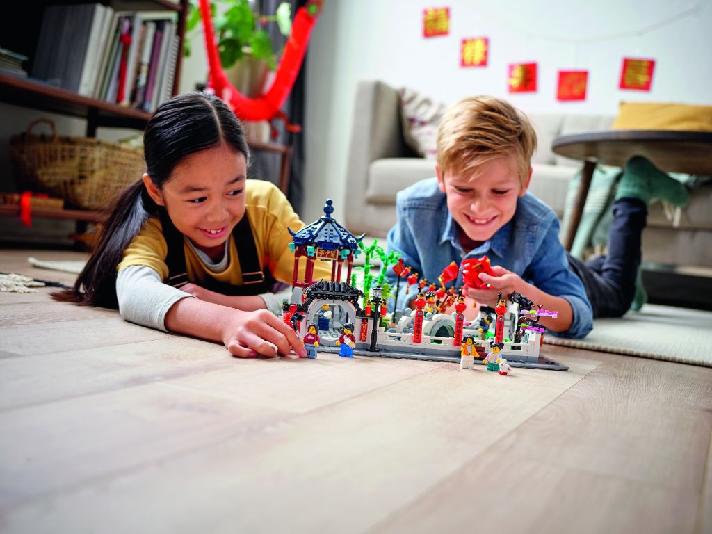 LEGO 80107 Spring Lantern Festival 15