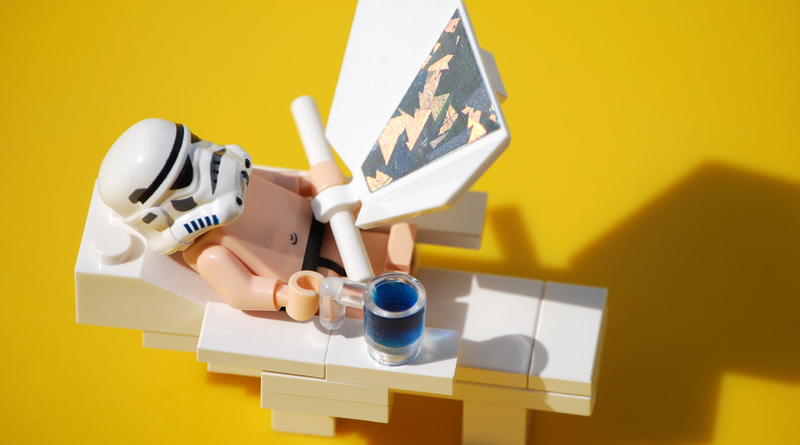 Brick Pic of the Day: Sunbathing Stormtrooper