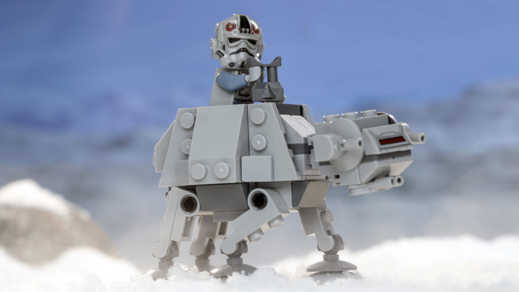 LEGO Star Wars 75298 AT AT vs Tauntaun 15