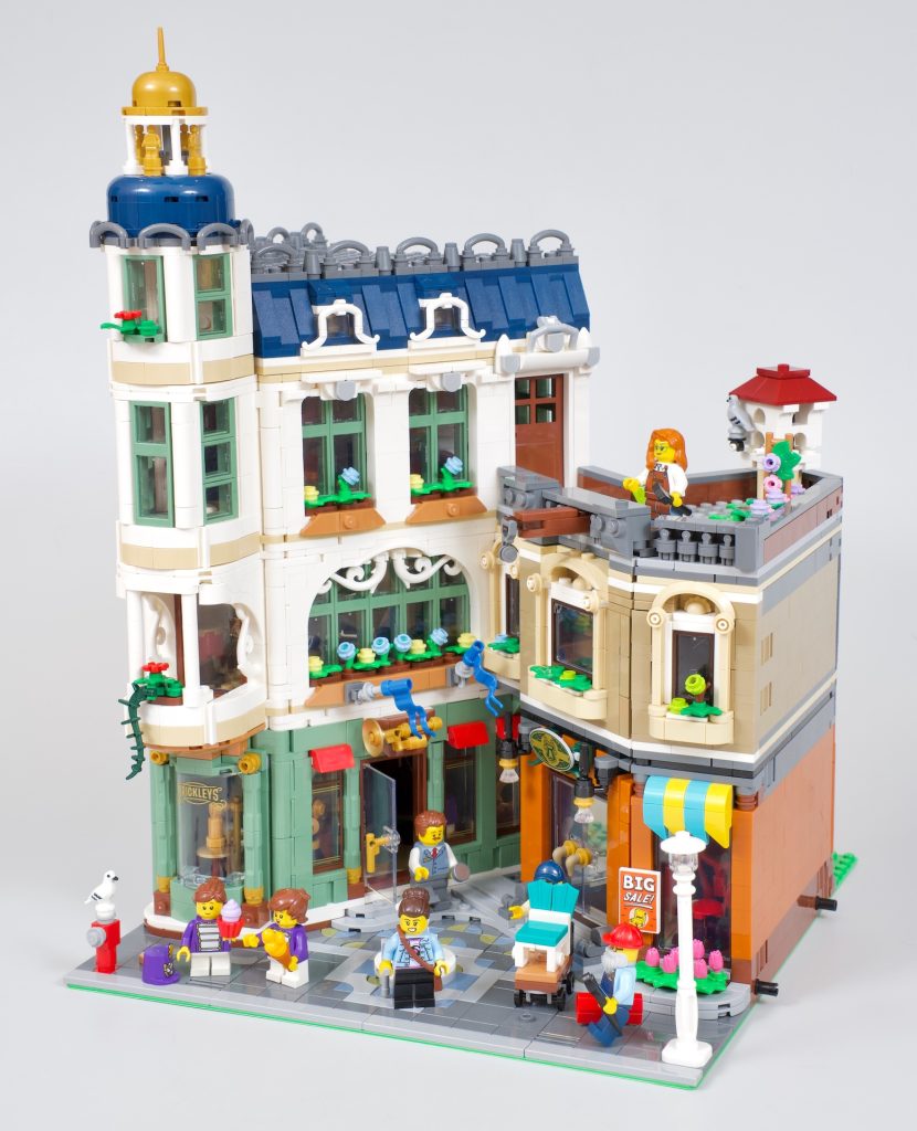 LEGO Icons 11371 Shopping Street review 13 830x1024