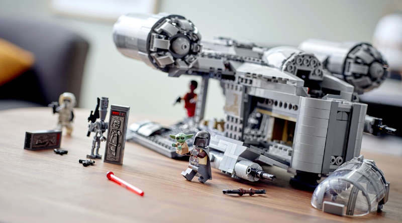 LEGO Star Wars 75292 The Mandalorian Bounty Hunter Transport has sold out at LEGO.com