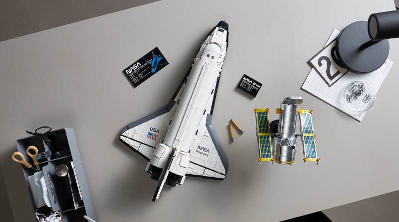 LEGO 10283 NASA Discovery Space Shuttle featured 2