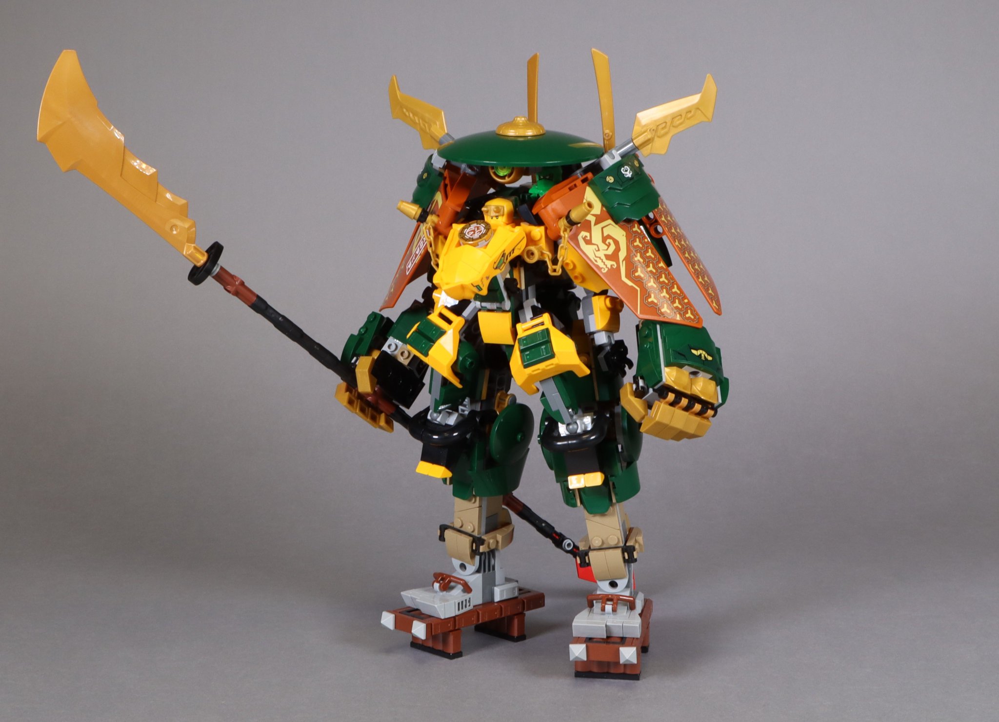 NIEK LEGO NINJAGO 71794 Lloyd and Arins Ninja Team Mechs 10