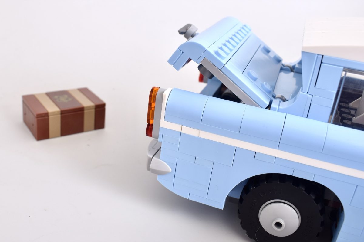 LEGO Harry Potter 76470 Enchanted Flying Ford Anglia review 9 1200x800