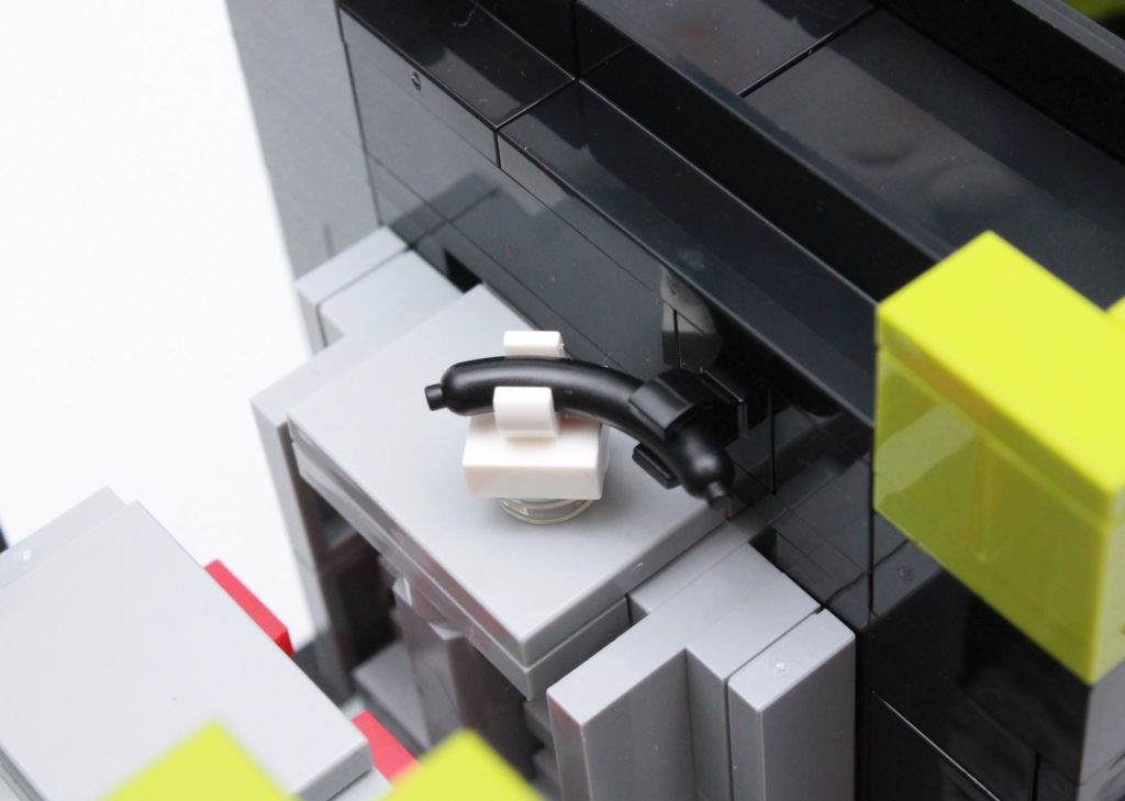 LEGO House 40502 The Brick Moulding Machine review 13
