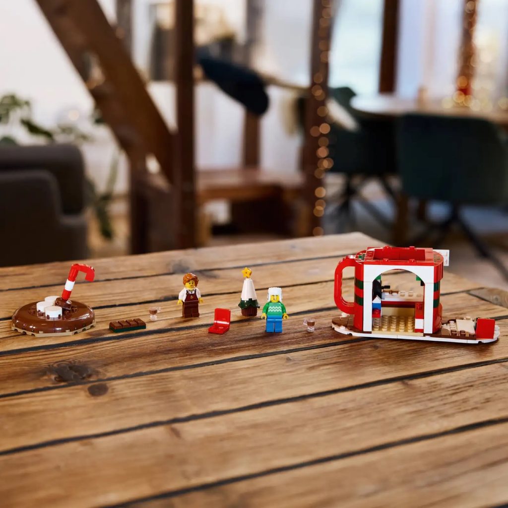 LEGO 40776 Hot Chocolate Stand Lifestyle 3 1024x1024