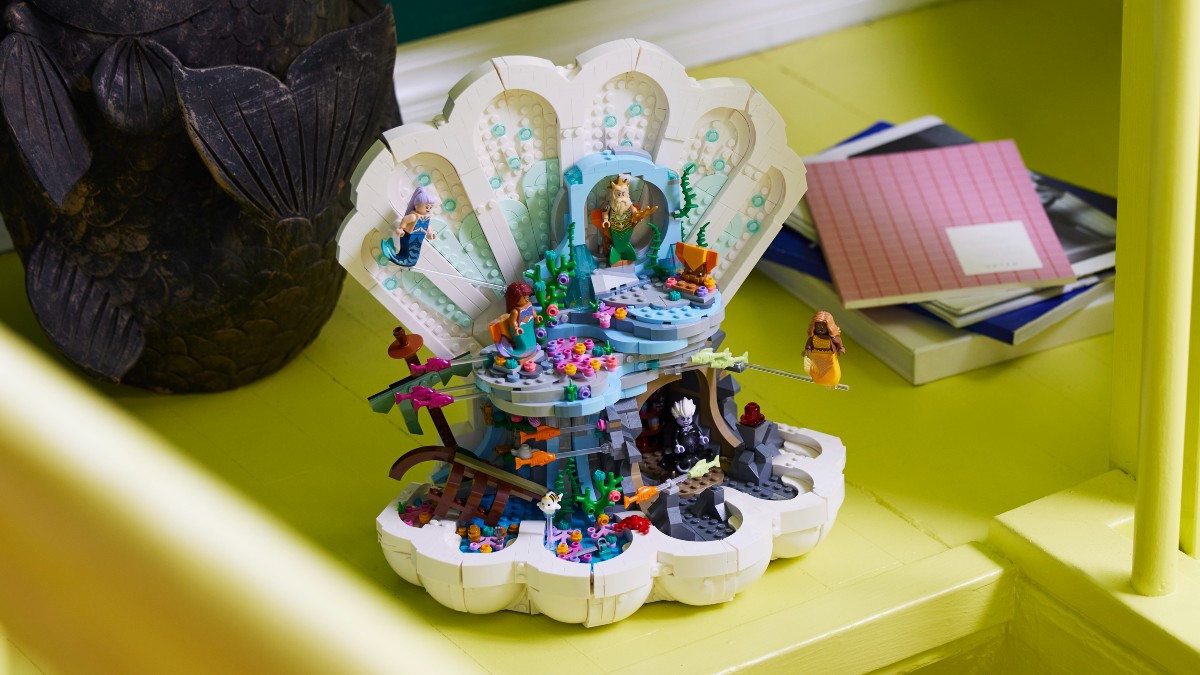 Six things we’ve spotted in LEGO 43225 The Little Mermaid Royal Clamshell 