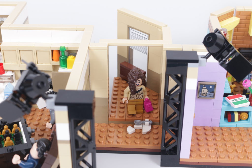 LEGO Creator Expert 10292 Friends Apartments review 5