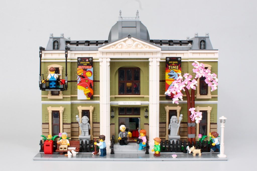 LEGO Icons 10326 Natural History Museum review 65 1024x683