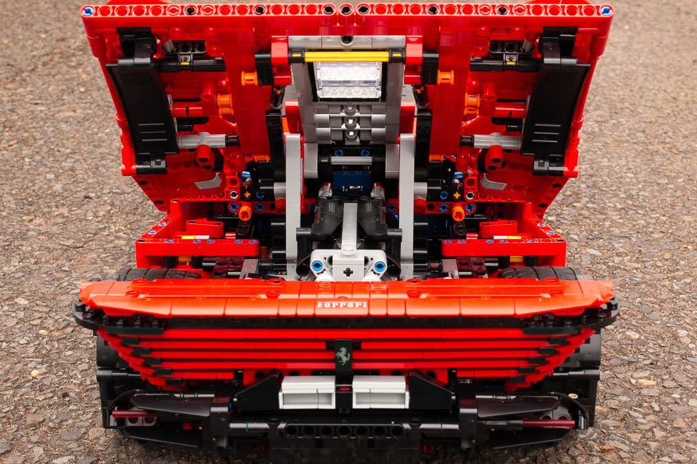 LEGO Technic 42143 Ferrari Daytona SP3 10
