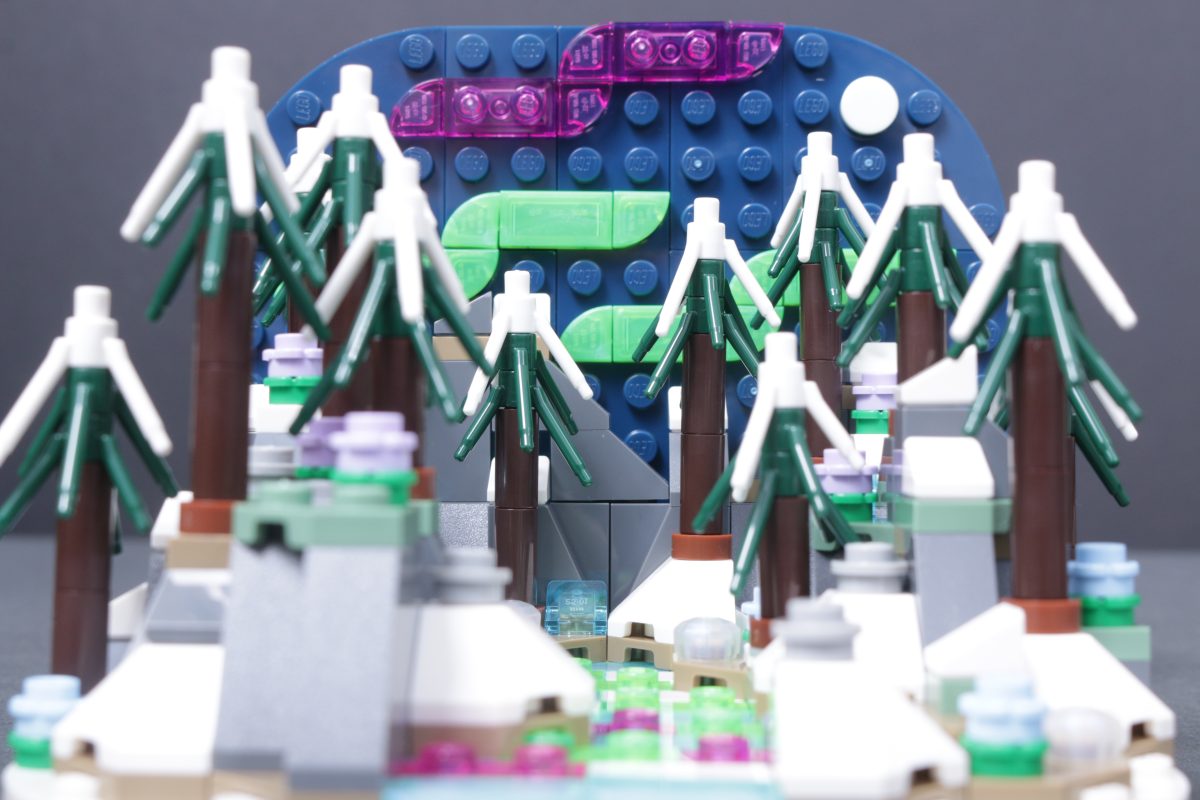 LEGO 40785 Northern Lights Diorama gift with purchase review 7 1200x800