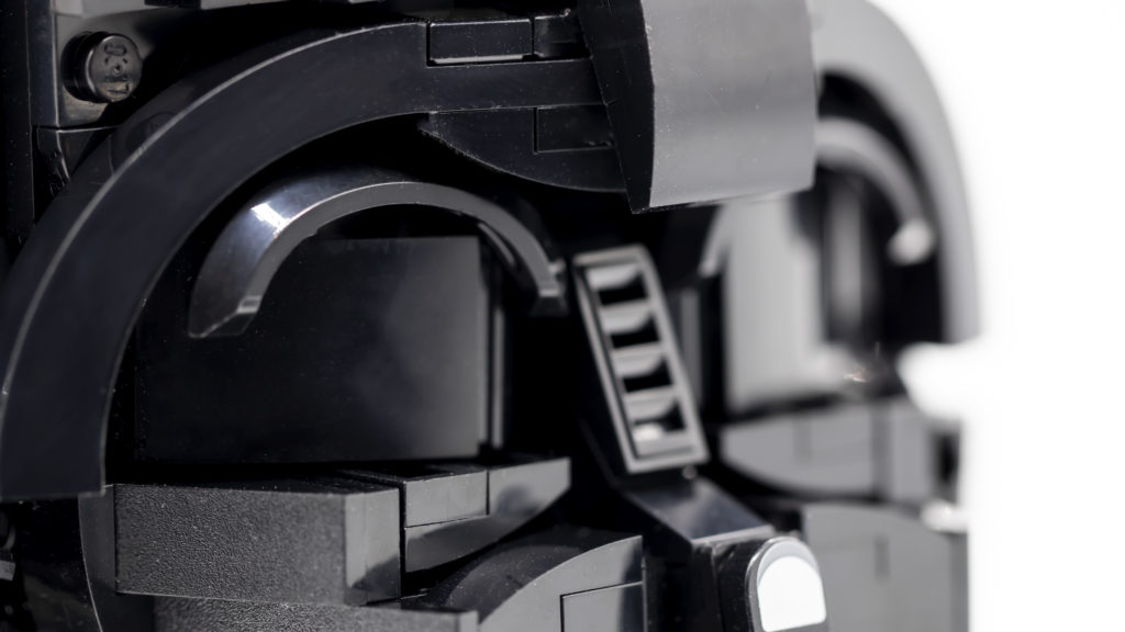 LEGO Star Wars 75304 Darth Vader Helmet 19