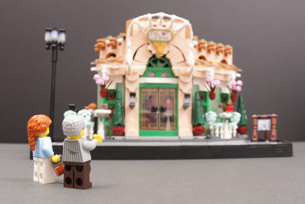 LEGO Icons 10362 French Cafe review not really for minifigures 1 1024x683