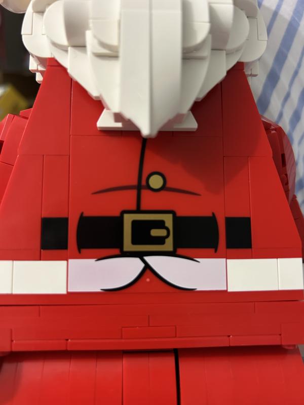 LEGO.com review 40820 Up Scaled Santa Minifigure torso printing