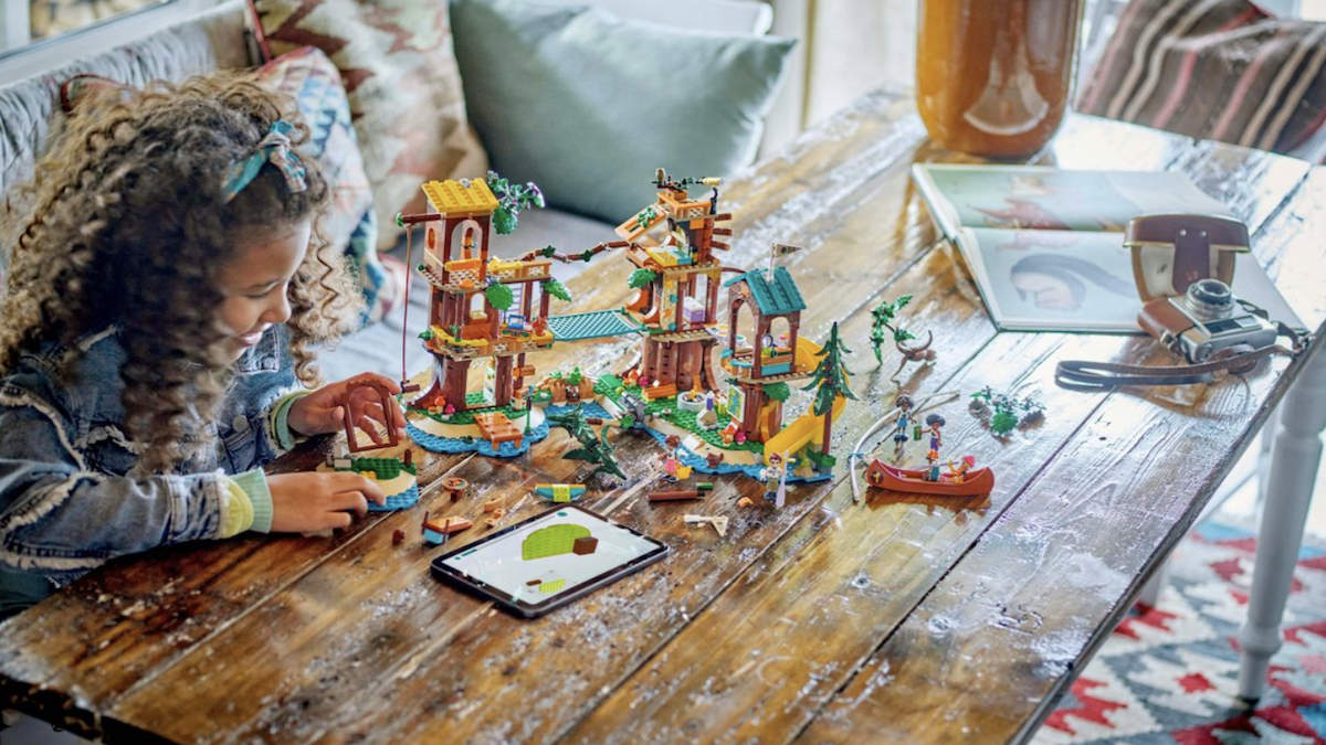 Full gallery of images of LEGO Friends summer 2024 sets