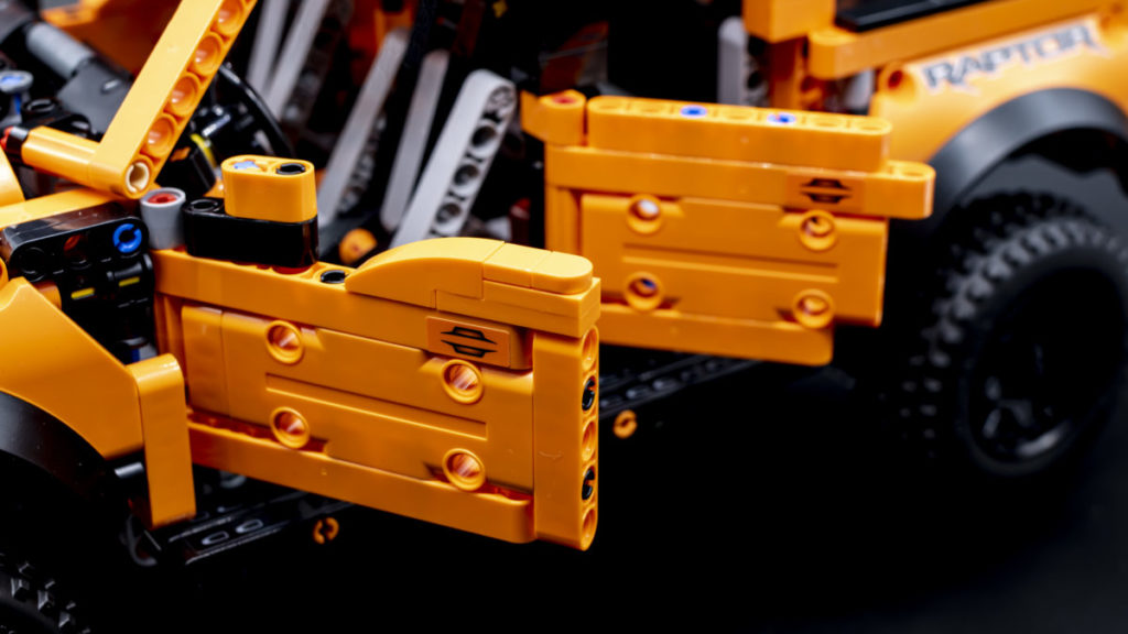 LEGO Technic 42126 Ford F 150 Raptor 11 1024x576